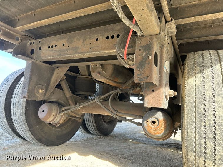 image for item LH9311 2013 Utility  4000D-X  dry van trailer