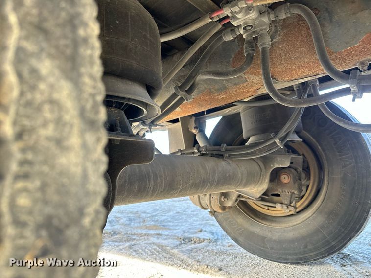 image for item LH9311 2013 Utility  4000D-X  dry van trailer