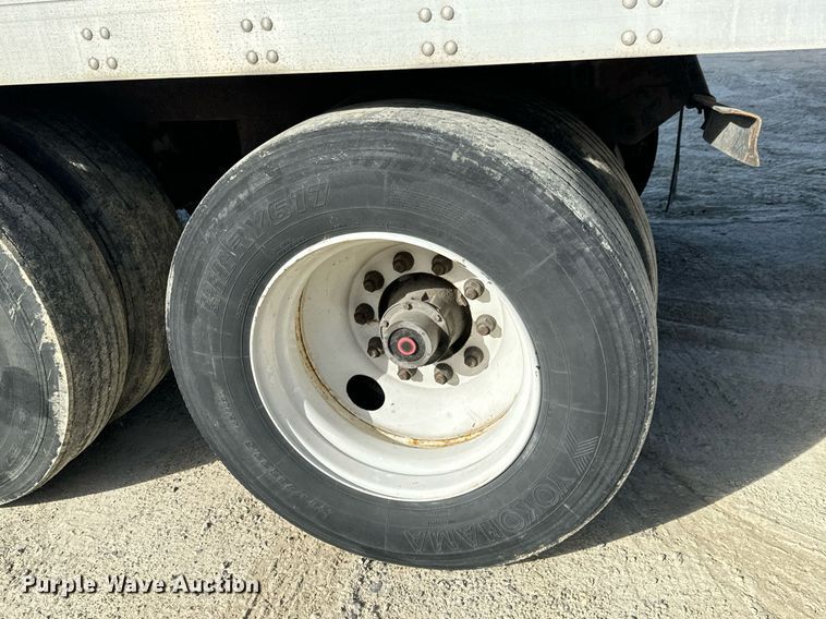 image for item LH9311 2013 Utility  4000D-X  dry van trailer