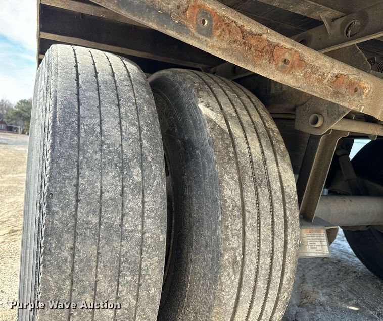 image for item LH9311 2013 Utility  4000D-X  dry van trailer