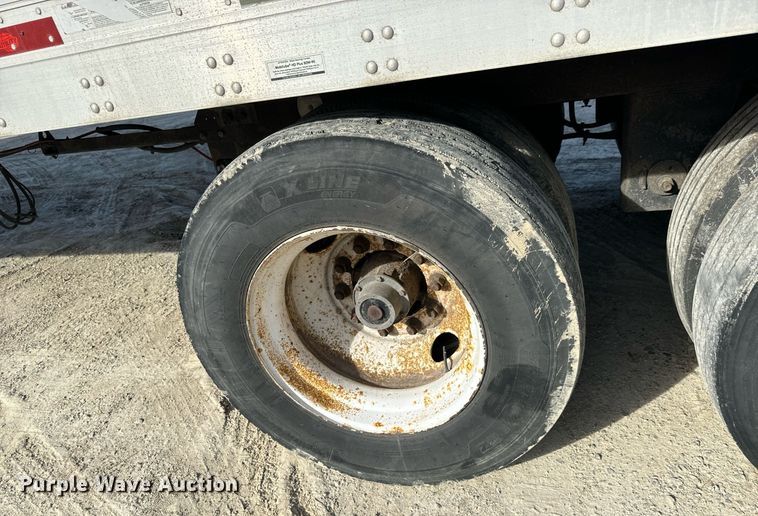 image for item LH9311 2013 Utility  4000D-X  dry van trailer