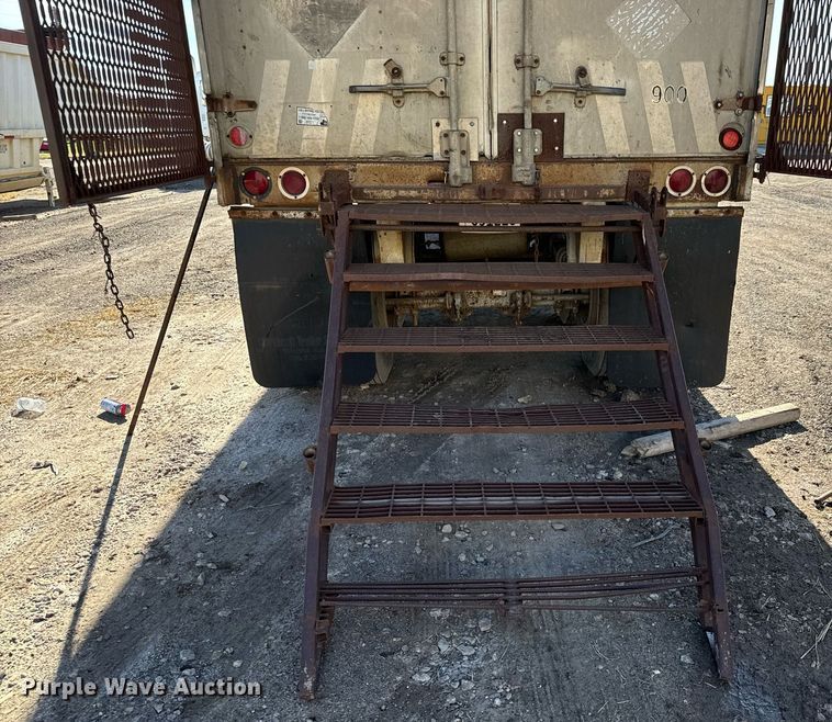 image for item MS9968 1966 Fruehauf  Dry van trailer