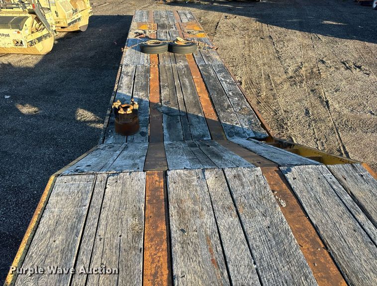 image for item MT9023 1993 Etnyre SR35TL drop deck hydraulic tail equipment trailer