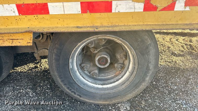 image for item MT9023 1993 Etnyre SR35TL drop deck hydraulic tail equipment trailer