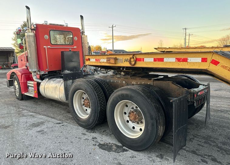 image for item MT9024 1990 Peterbilt 377 semi truck