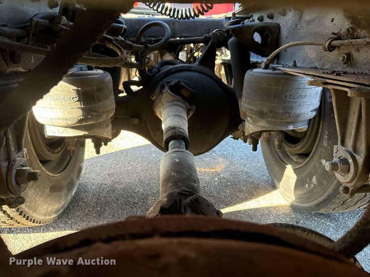 image for item MT9024 1990 Peterbilt 377 semi truck