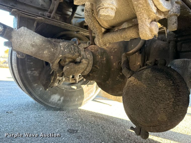 image for item MT9024 1990 Peterbilt 377 semi truck