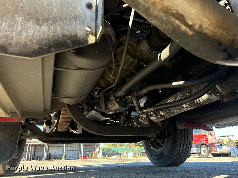 image for item MT9024 1990 Peterbilt 377 semi truck