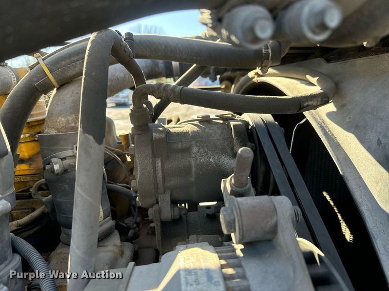 image for item MT9024 1990 Peterbilt 377 semi truck