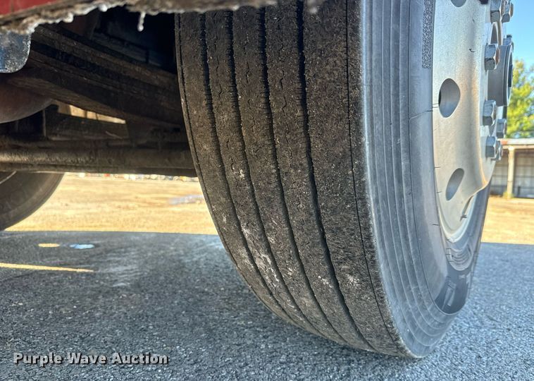 image for item MT9024 1990 Peterbilt 377 semi truck