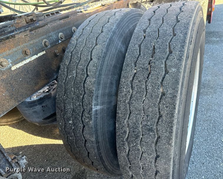 image for item MT9024 1990 Peterbilt 377 semi truck