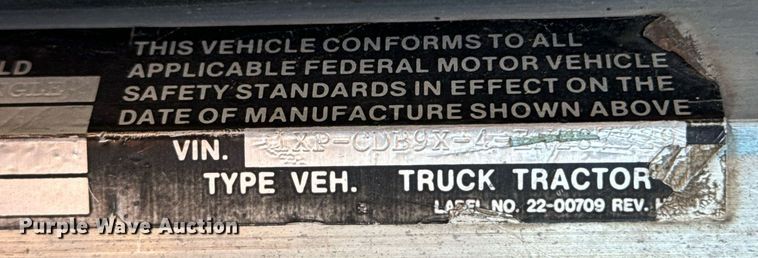 image for item MT9024 1990 Peterbilt 377 semi truck