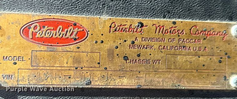 image for item MT9024 1990 Peterbilt 377 semi truck