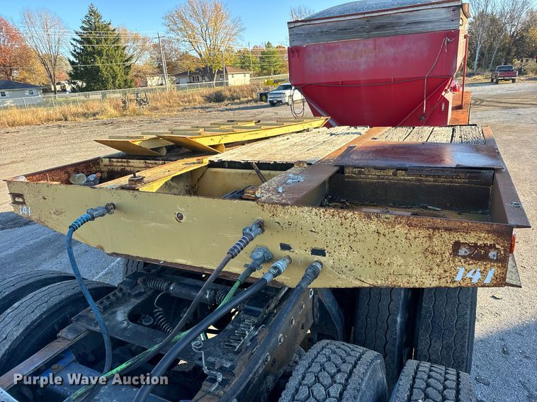 image for item MT9025 1988 Hyster SR35TL drop deck hydraulic tail equipment trailer