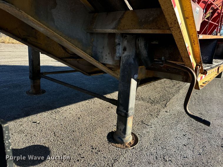 image for item MT9025 1988 Hyster SR35TL drop deck hydraulic tail equipment trailer