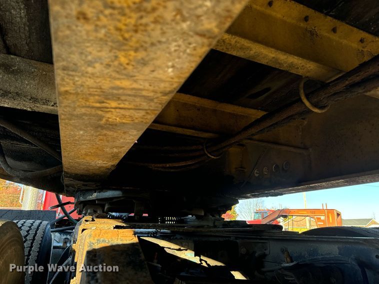 image for item MT9025 1988 Hyster SR35TL drop deck hydraulic tail equipment trailer