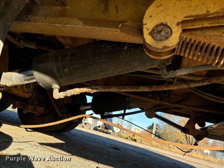 image for item MT9025 1988 Hyster SR35TL drop deck hydraulic tail equipment trailer