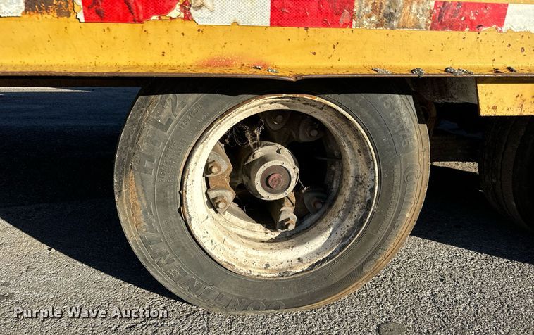 image for item MT9025 1988 Hyster SR35TL drop deck hydraulic tail equipment trailer