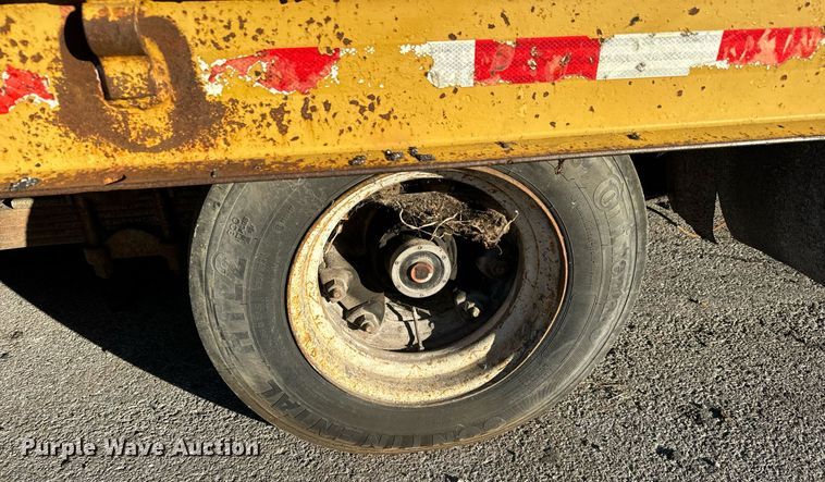 image for item MT9025 1988 Hyster SR35TL drop deck hydraulic tail equipment trailer