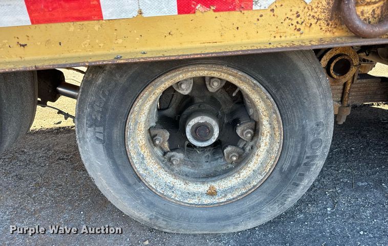 image for item MT9025 1988 Hyster SR35TL drop deck hydraulic tail equipment trailer