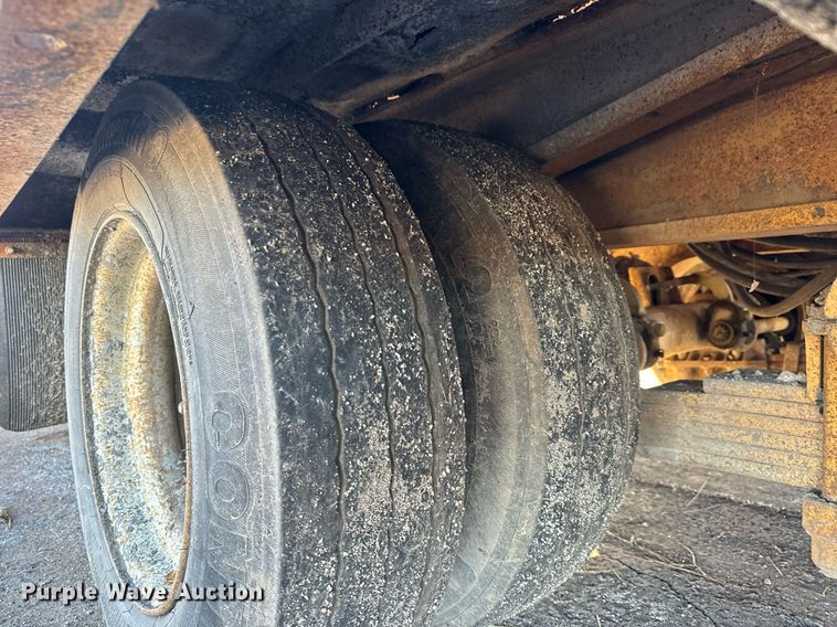 image for item MT9025 1988 Hyster SR35TL drop deck hydraulic tail equipment trailer