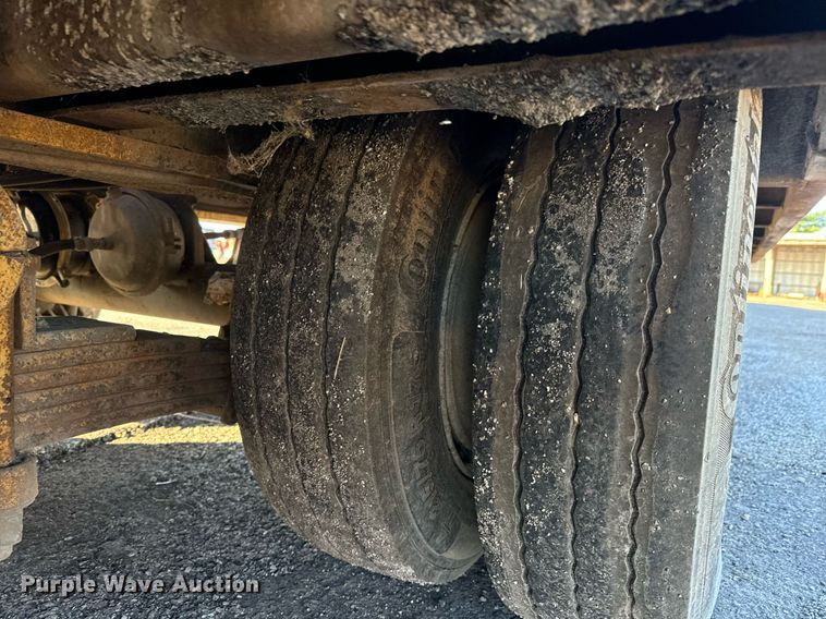 image for item MT9025 1988 Hyster SR35TL drop deck hydraulic tail equipment trailer