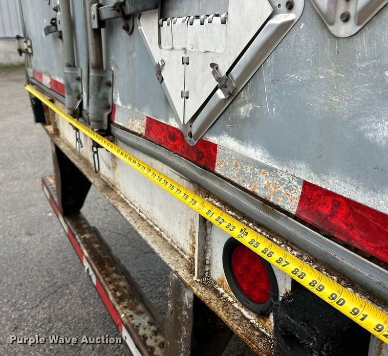 image for item NJ9562 2006 Wabash dry van trailer