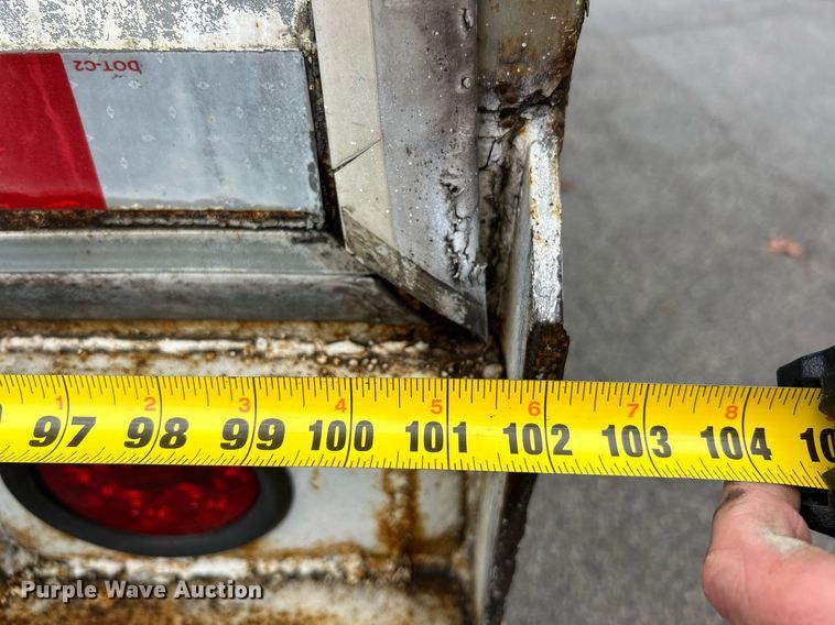 image for item NJ9562 2006 Wabash dry van trailer