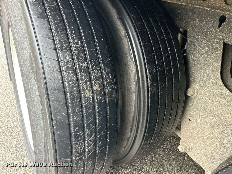 image for item NJ9562 2006 Wabash dry van trailer