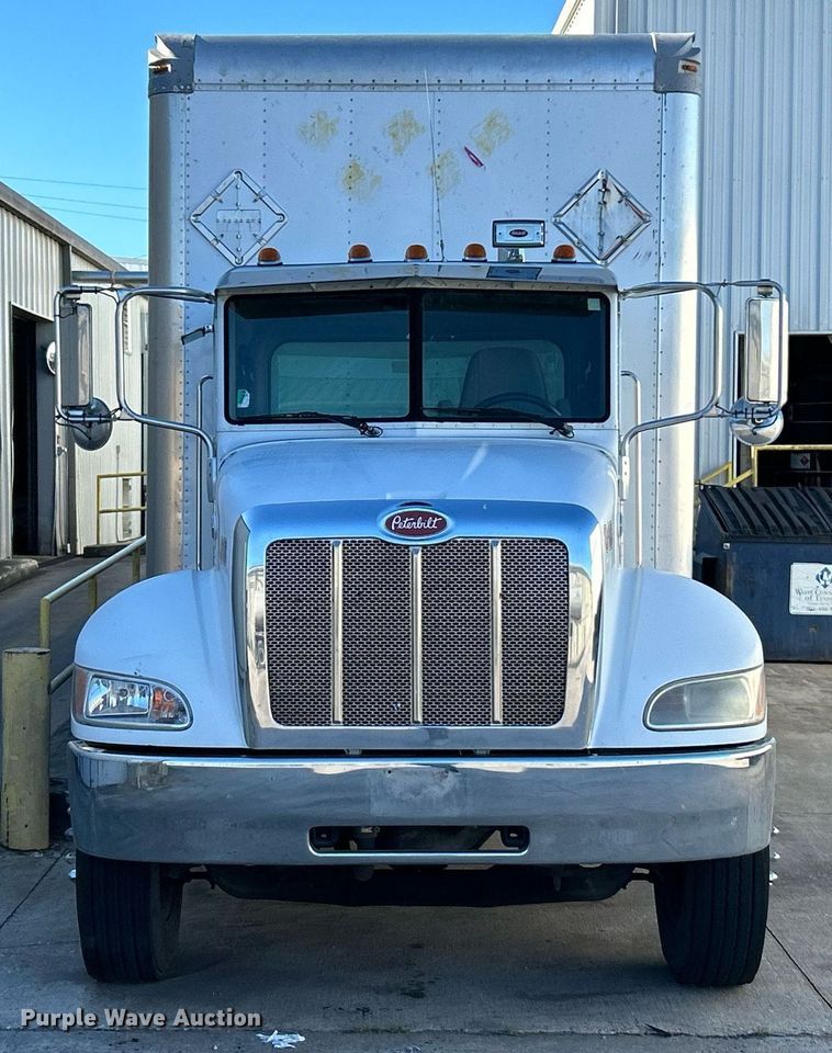 image for item NJ9572 2014 Peterbilt 337 box truck