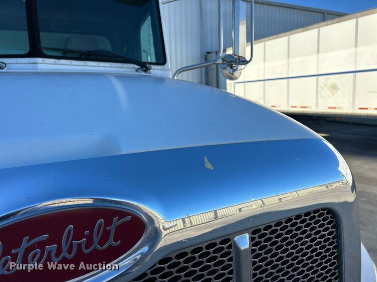 image for item NJ9572 2014 Peterbilt 337 box truck