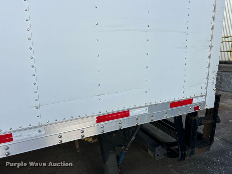 image for item NJ9572 2014 Peterbilt 337 box truck