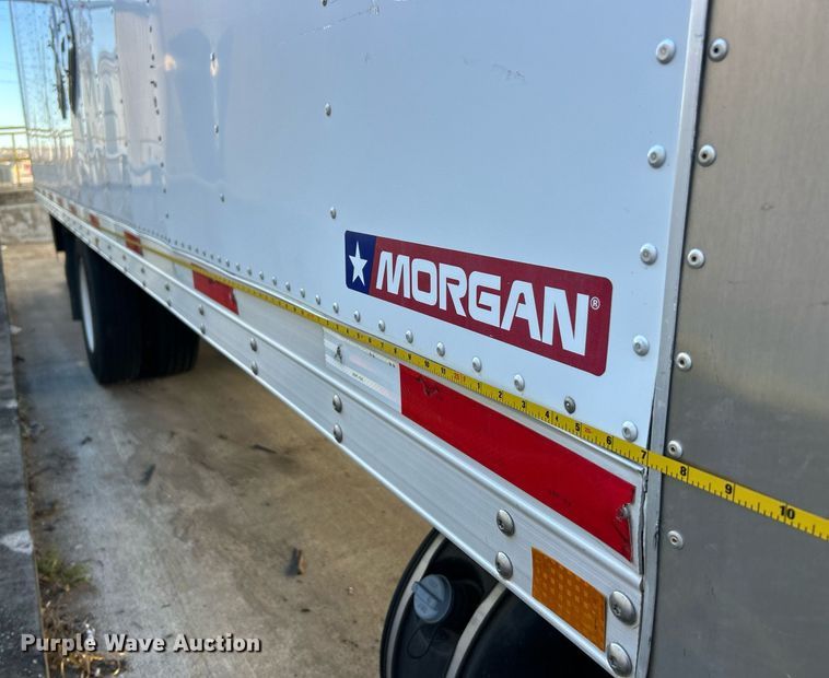 image for item NJ9572 2014 Peterbilt 337 box truck