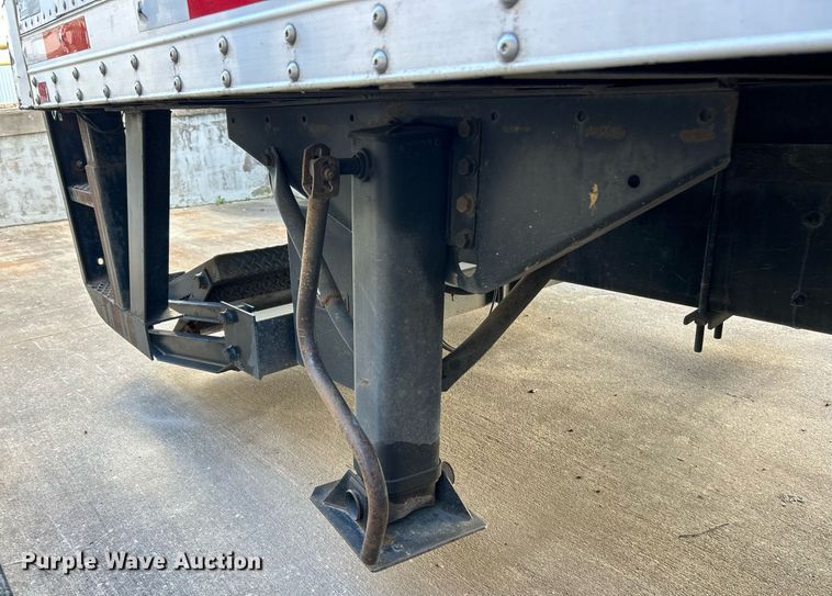 image for item NJ9572 2014 Peterbilt 337 box truck