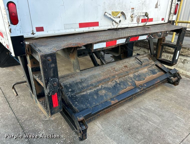 image for item NJ9572 2014 Peterbilt 337 box truck