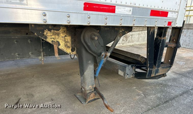 image for item NJ9572 2014 Peterbilt 337 box truck