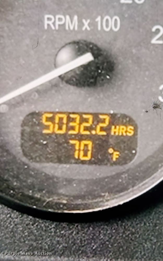 image for item NJ9572 2014 Peterbilt 337 box truck