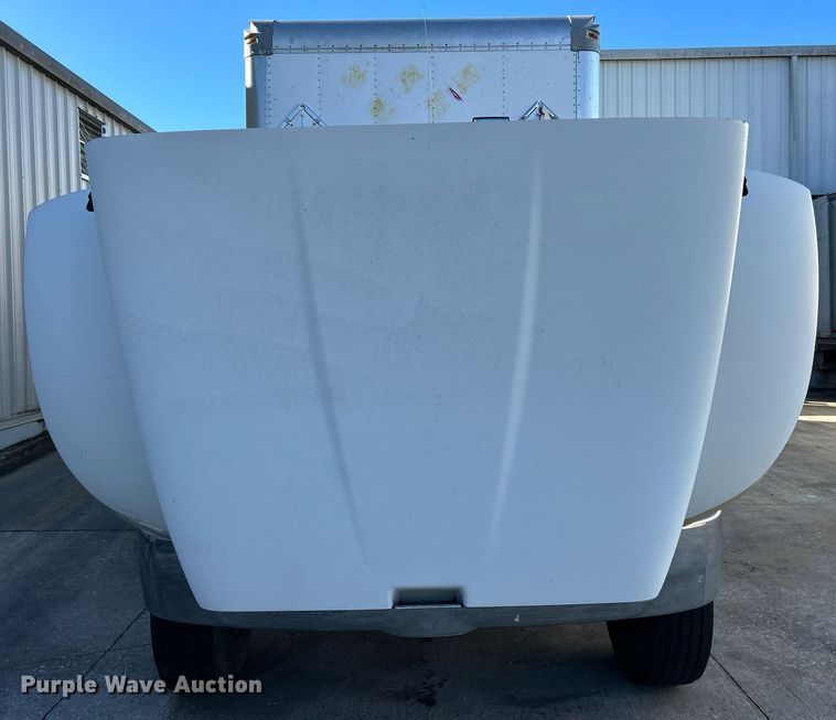 image for item NJ9572 2014 Peterbilt 337 box truck