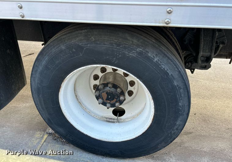 image for item NJ9572 2014 Peterbilt 337 box truck