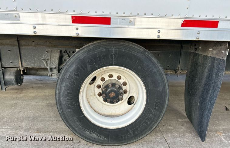 image for item NJ9572 2014 Peterbilt 337 box truck