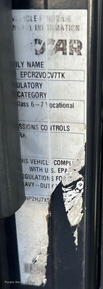 image for item NJ9572 2014 Peterbilt 337 box truck