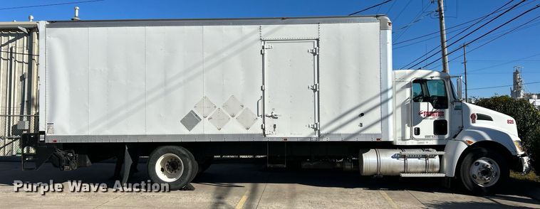 image for item NJ9574 2011 Kenworth T370 box truck