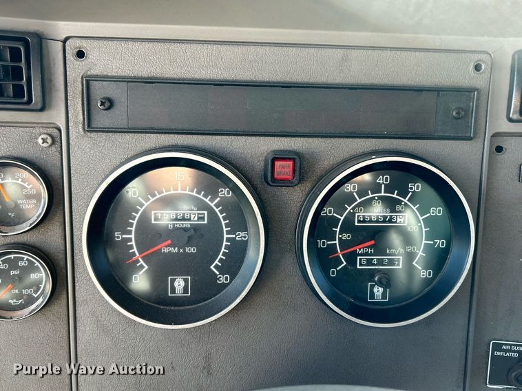 image for item NJ9574 2011 Kenworth T370 box truck