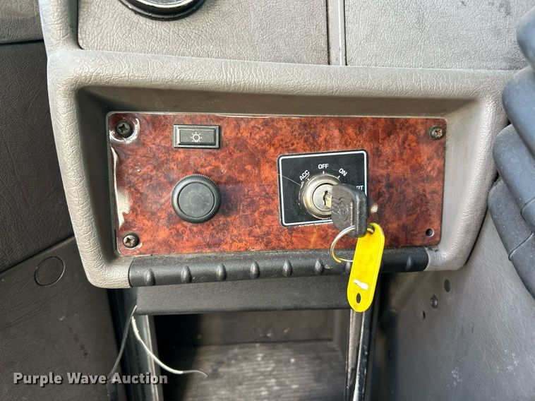 image for item NJ9574 2011 Kenworth T370 box truck