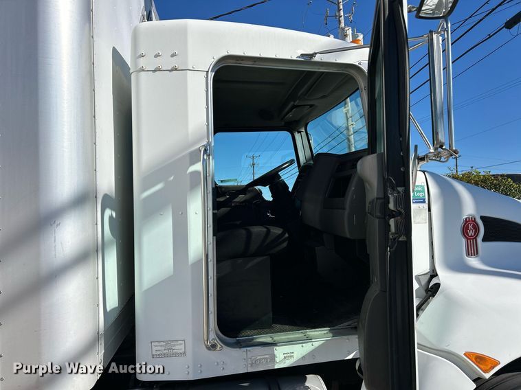 image for item NJ9574 2011 Kenworth T370 box truck