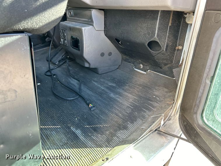 image for item NJ9574 2011 Kenworth T370 box truck