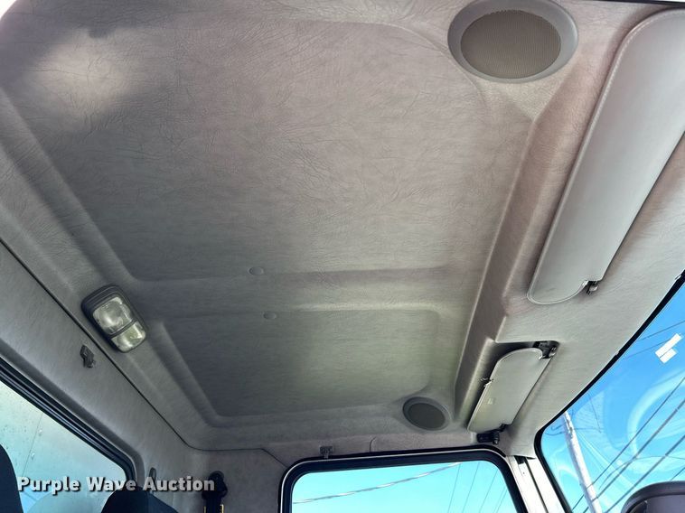 image for item NJ9574 2011 Kenworth T370 box truck