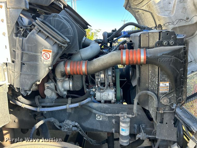 image for item NJ9574 2011 Kenworth T370 box truck