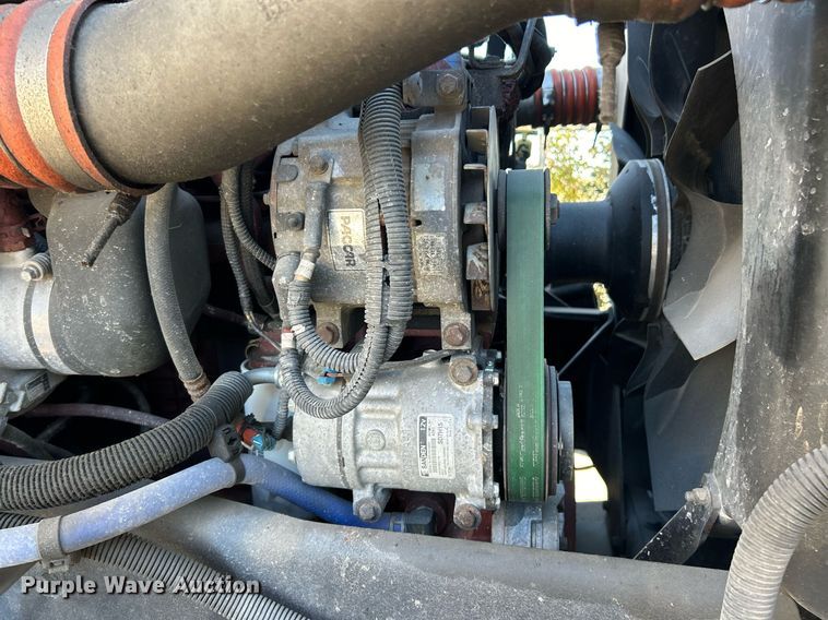 image for item NJ9574 2011 Kenworth T370 box truck