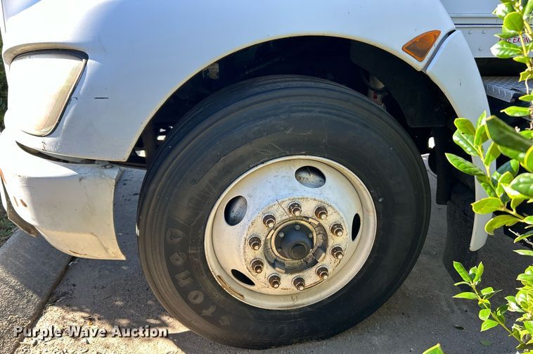 image for item NJ9574 2011 Kenworth T370 box truck